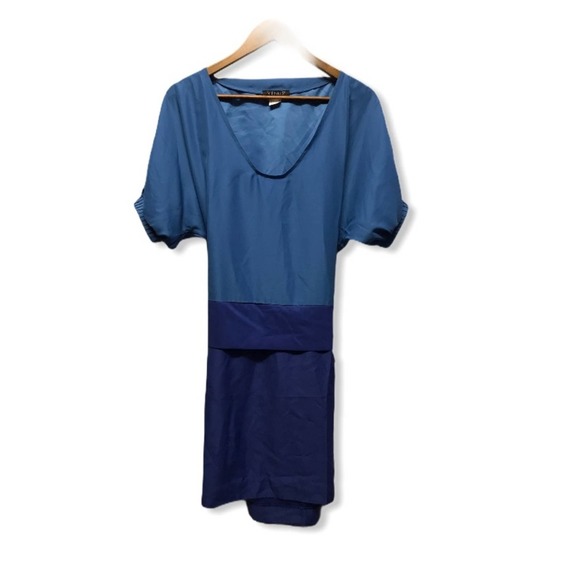 VENUS | Two Tone Blue Chic Detailed Dress - Picture 7 of 12